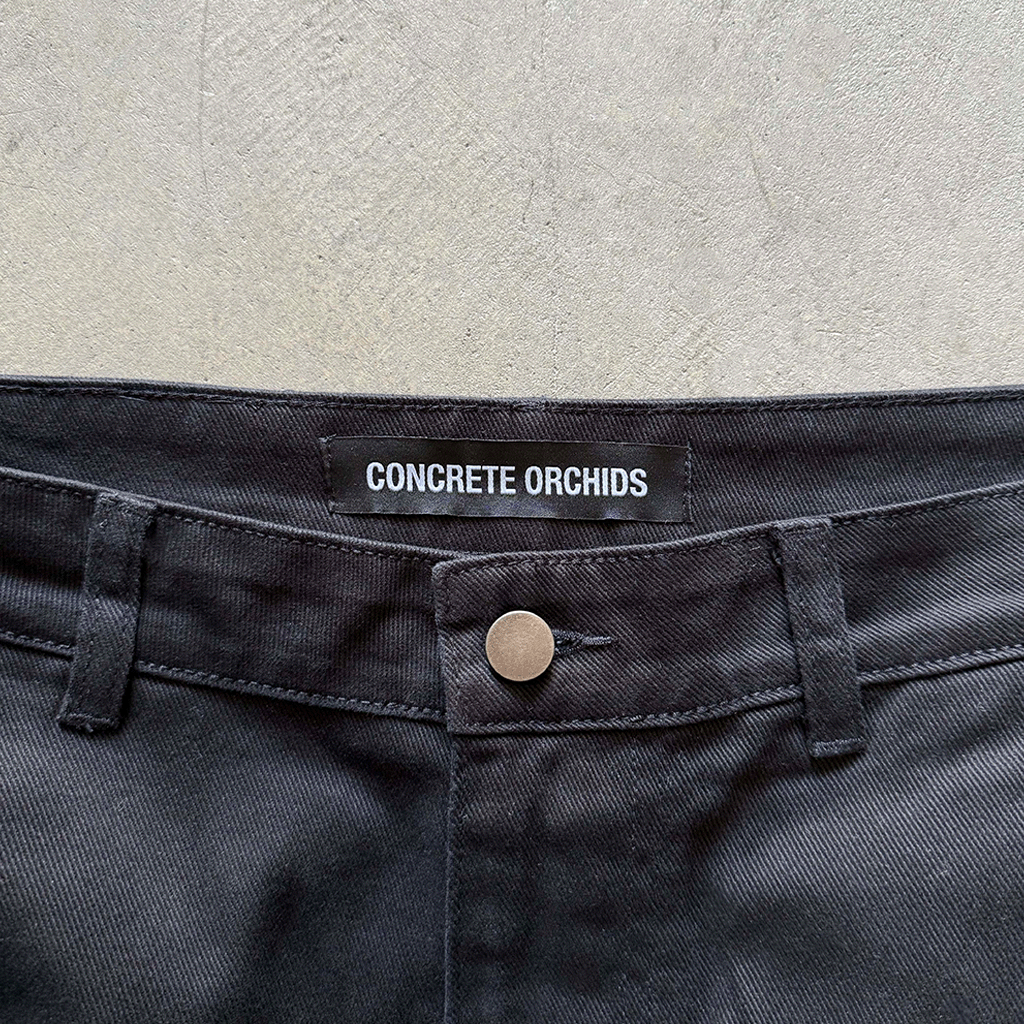 Monolith Cargo Pants in Washed Twill